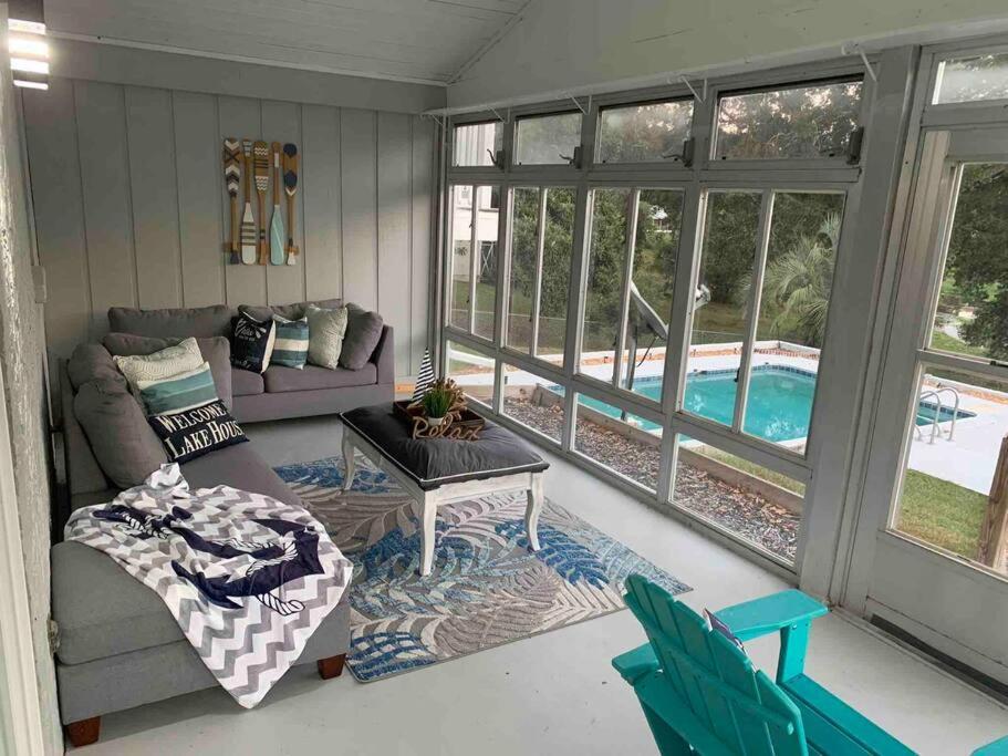 Stylish Lake Home With Huge Pool, Arcade With Ps5,And Theater Just 5 Min From Legoland Уинтер-Хейвен Экстерьер фото